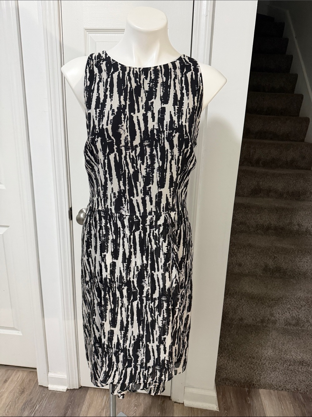 Ann Taylor Silk Black and White Sleeveless Midi Dress Size 12